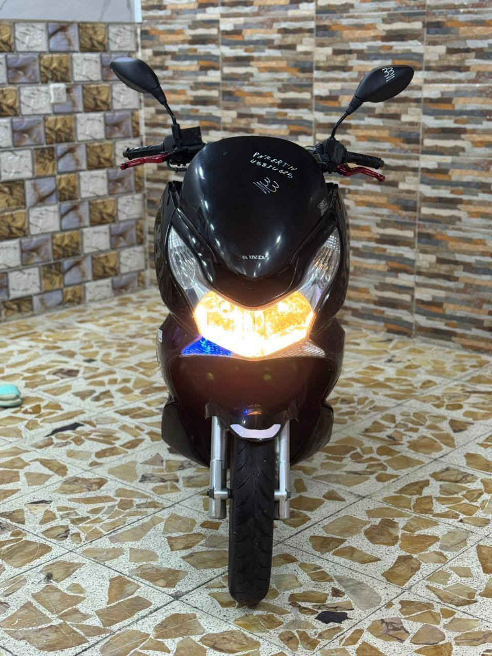 السلام عليكم دراجه pcx . Jf موديل ٢٠١٦ مكفوله السعر مليون و٤٠٠ الف
مكاني الغزاليه  
***********
