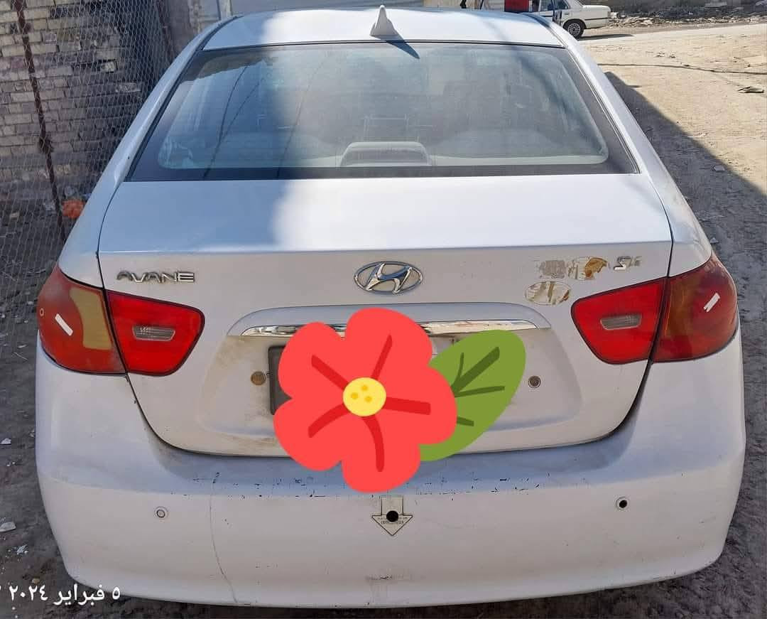 السلام عليكم سيارة للبيع الانتره 2009 سيارة  تحويل ثاني يوم سنويه مشروع وطني لغاية سنة 2028 محرك 1600دكشن عالي سياره  موصفات فتحه بنورامه كهربائيات كلهن شغالات (السيارة متجابه) السعر 79 للاستفسار *********** مكان السيارة الديوانية
