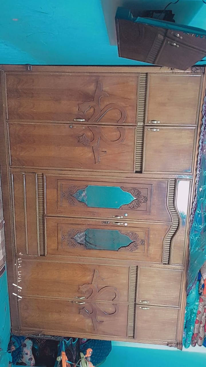 غرفه نوم لبيع داخل العماره شراي هاذ رقمي ***********
