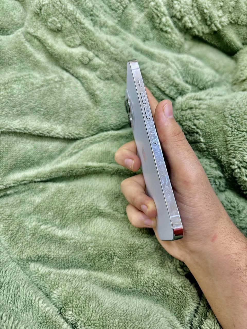 ايفون 13 برو ماكس لون ابيض بطاريا 94 مكاني بغداد نموذج M قيم بل يرضي الله اريد ابيعه شراي يتفضل خاص ***********
