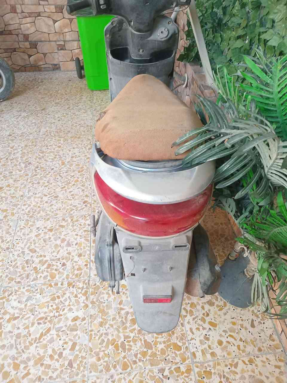 السلام عليكم عندي بريز كوم حديد السعر ٢٥٠ الف قفل العنوان الامين الثانيه ***********
