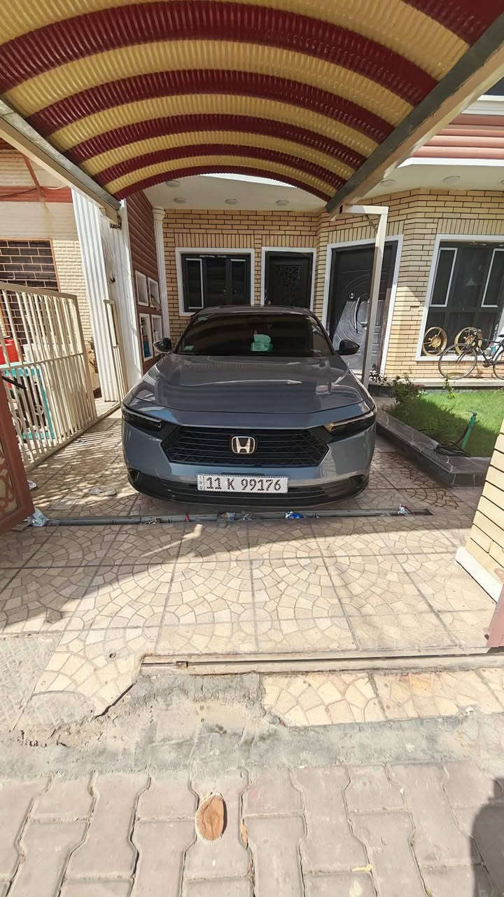 هوندا اكورد 24 رقم بغداد بأسمي
مواصفات فول سبورتL
جلد
فتحة
تشغيل وبصمة ابواب
كشن خزن
تحديد مسار
قيادة ذاتية
وبعد هواي مواصفات
حادث
بنيد مبدل ومصبوغ 
بارد بجاملغات الامامية ثنينهن 
والجاملغ الخلفي الايمن بارد
مصلحة تصليح درجة اولى
ايربالك دركة وبردة وراجع سستم
ماشية 30 الف كيلو
السعر185 وبي مجال قليل
***********
