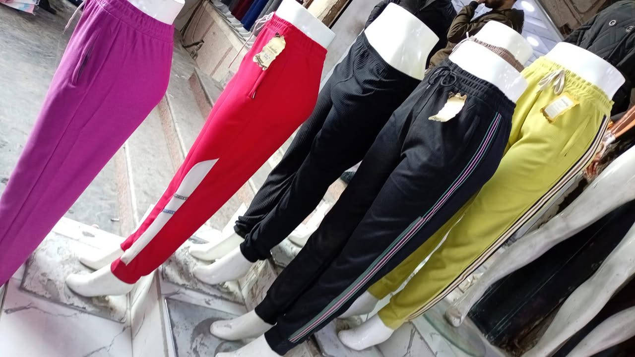 براند دينا يجهزلكم احلى البضائع
بجايم يرهم طلعه وجم قماشها يجنن
بجايم الطلعه بـ6
وبجايم النوم بـ5 
الرقم ***********
