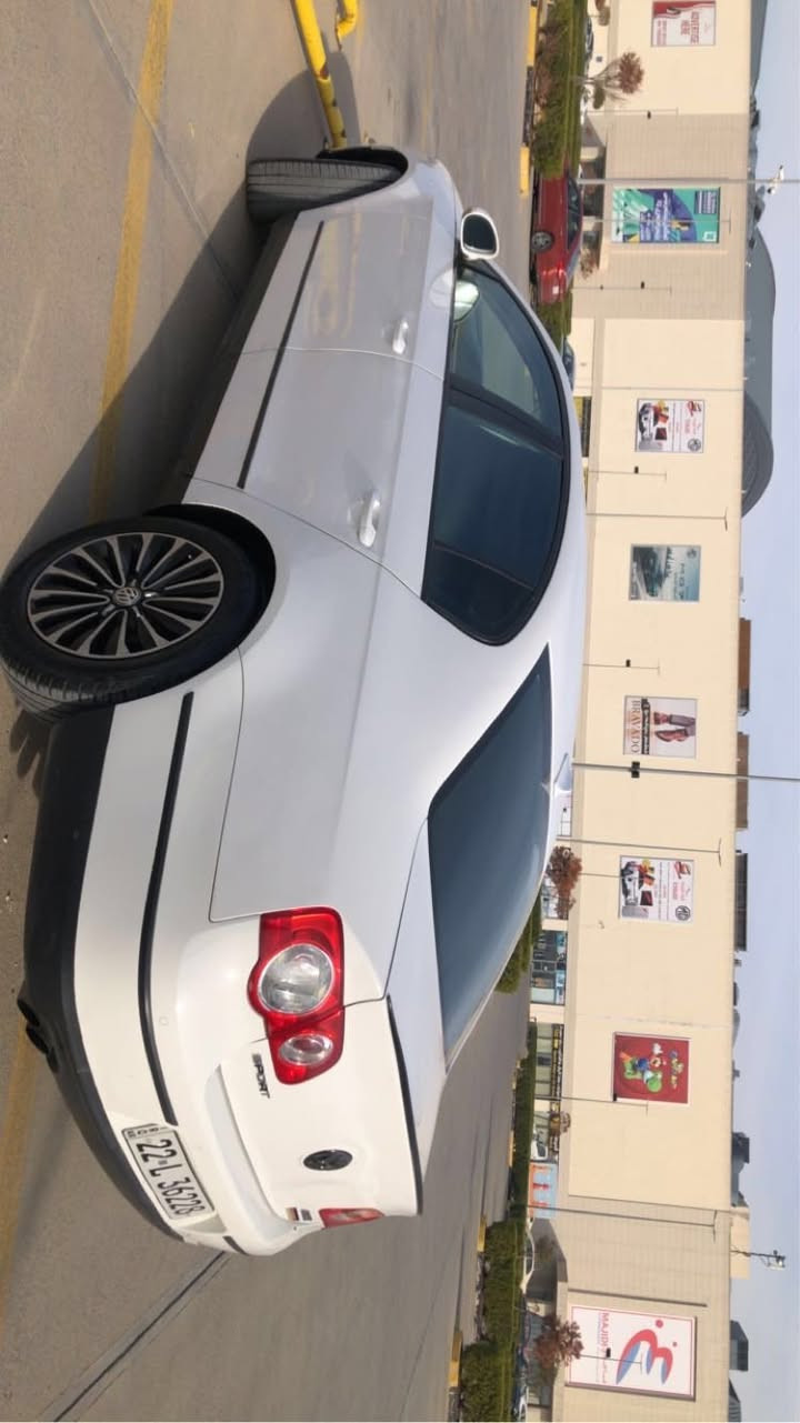 باسات ٢٠١٠
شبر واحد سبخ بونيد 
١٨ توربو 
اربع تايرات جديد 
سيارة حيل نزيفة
سعر ٨٨ معاملة
***********
