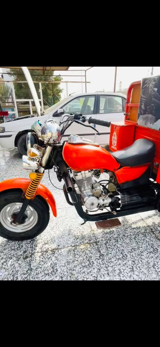 السلام عليكم ستوته دايون للبيع مكينه مكفوله برغي ما مفتوح اكسن 200 جديد مكفوله كفاله عامه اوراق 2015 السعر خاص او اتصال ***********
