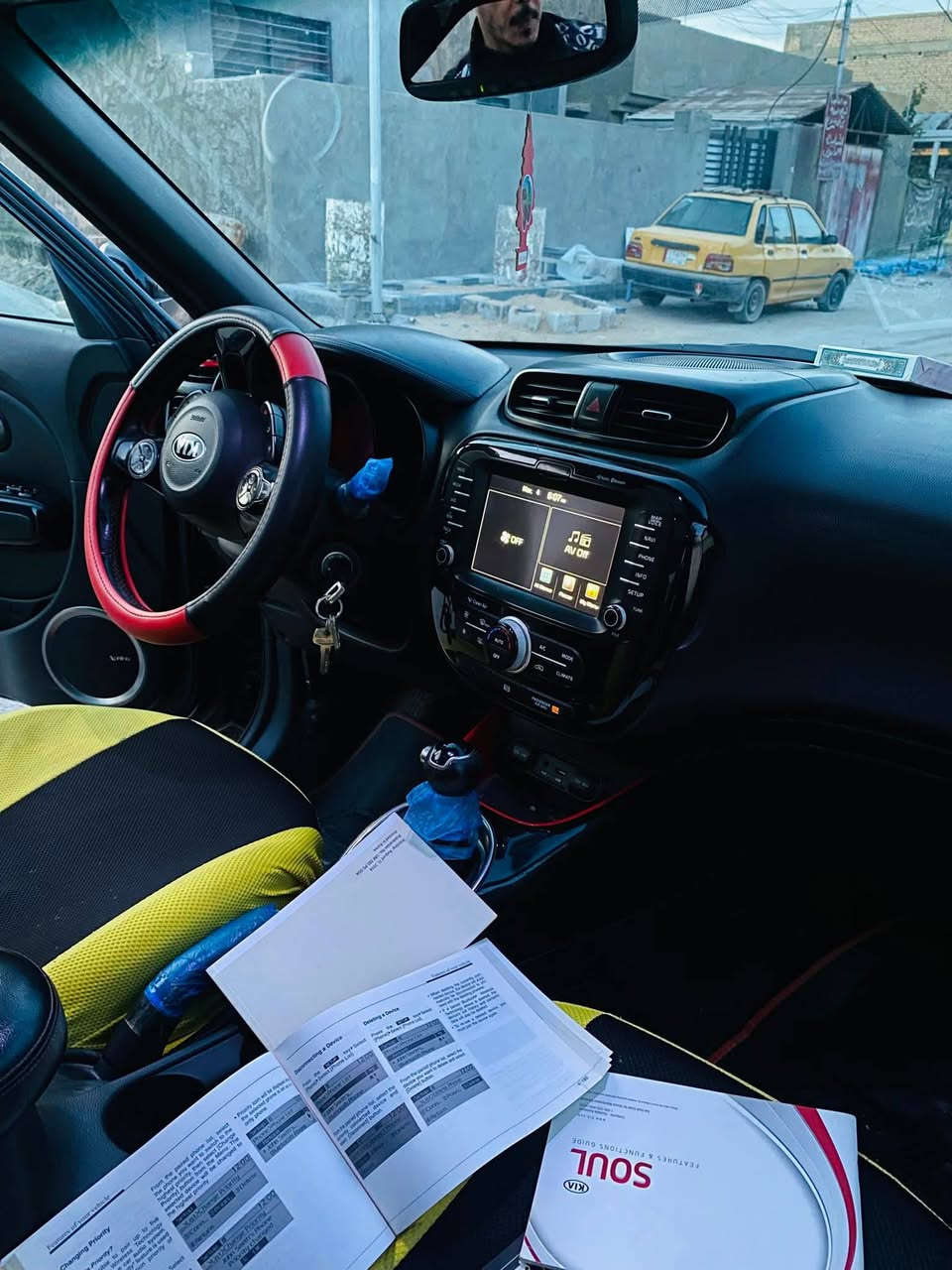 السلام عليكم اخوان
للبيع كيا صول موديل ١٥ فئه بلاص اعلى فئه
رقم بابل انكليزي بأسمي ثاني يوم تحويل بأذن الله
ضررها فقط بوند سطحي بارد فقط وبالعراق كم ملاحظه بسيطه جدا على كد شبر ذاكر كولشي بالمنشور وتجي تشوف بعينك وتروح سونار
بانوراما
تحكمات ستيرن
ماشيه ١٠٢ فقط جديده
شاشه كبيره اصلي
كامره خلفيه
اناره داخليه محيطيه متغيره مع الصوت
زنون led امامي خلفي
مكينه ٢٠٠٠
كير at
مكينه كير حداديه تبريد تدفئه كله كله تمام والحمد لله 
مودات قياده
دق الجرس اثناء المشي
هوايه بيها مواصفات معروف البلاص
مكان السياره بابل
السعر ١١٨ وبيها مجال بسيط . اخوان رحم الله والديكم اللي ميعجبه السعر السوگ كولشي بي اكو حتى ب٩٠ والله يرزق الجميع
السياره جديده وممشه قليل تجي وتشوف بعينك احلى من الصور.
اسف ع الاطاله ولكن علمود تكولشي يكون واضح .


**إذا كنت صاحب هذا الإعلان وتريد حذفه لأي سبب، رجاءا أرسل رسالة إلى الدعم الفني**