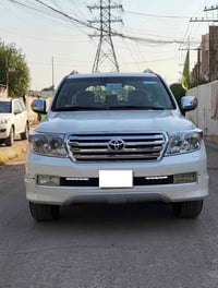 لاندكروز • ٢٠١١ • ٦ سلندر