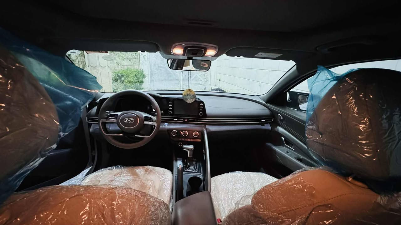 🔥 للبيع — بيع مستعجل 🔥
هيونداي النترا 2023 خليجي
لون أبيض — رقم أربيل باسمي
✔️ كير اي تي ام المرغوب
✔️ محرك 2000 دوش المرغوب
✔️ فول مواصفات
✔️ فتحة سقف
✔️ بصمة تشغيل + أبواب
✔️ شاشة + كاميرا خلفية
✔️ تحكمات
✔️ إشارات بالمرايا
✔️ مرايا شفط
✔️ أبواب بصمة
✔️ إضافات للجمالية — السيارة أحلى من الصور
🛠️ الحالة الفنية:
✔️ مكينة + صدر + تبريد على الكفالة (كير)
✔️ ما تصرف عليها دينار
✔️ ادامه كاملة مسويلها 
✔️ تخم تايرات جاهز
📌 ملاحظات:
— ضرر خفيف باب عكس السايق الخلفي (بارد)+ملاحظات بسيطة جداً
📄 رقم أربيل — باسمي
✍️ تحويل فوري ثاني يوم
💰 السعر173ورقه 
⚡ بيع مستعجل — ماكو هيج سعر 
 — اتصال أو واتساب
***********
