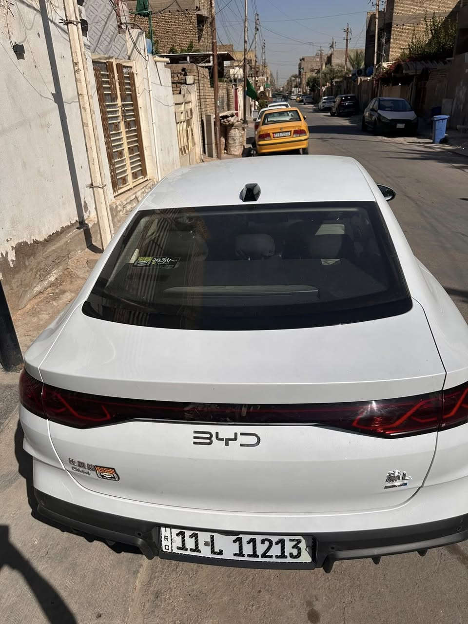 سلام عليكم  كن ايل مديل25سياره بيها بس طرف البنيد موضح بصوره داخل ابيض كشنات ابيض شاشه لطش مكان سياره بغداد مدينه الصدر ***********
