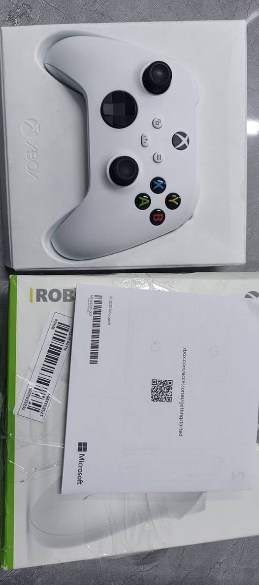 جديد لوك غير مستخدمه ولامركب بطاريه فقط مفتوح من الكارتون ٥٠ الف قفل
مكاني كرخ ***********
