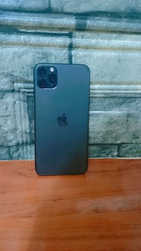 ايفون 11 برو ماكس • ٦٤ • بطاريه ٧٥