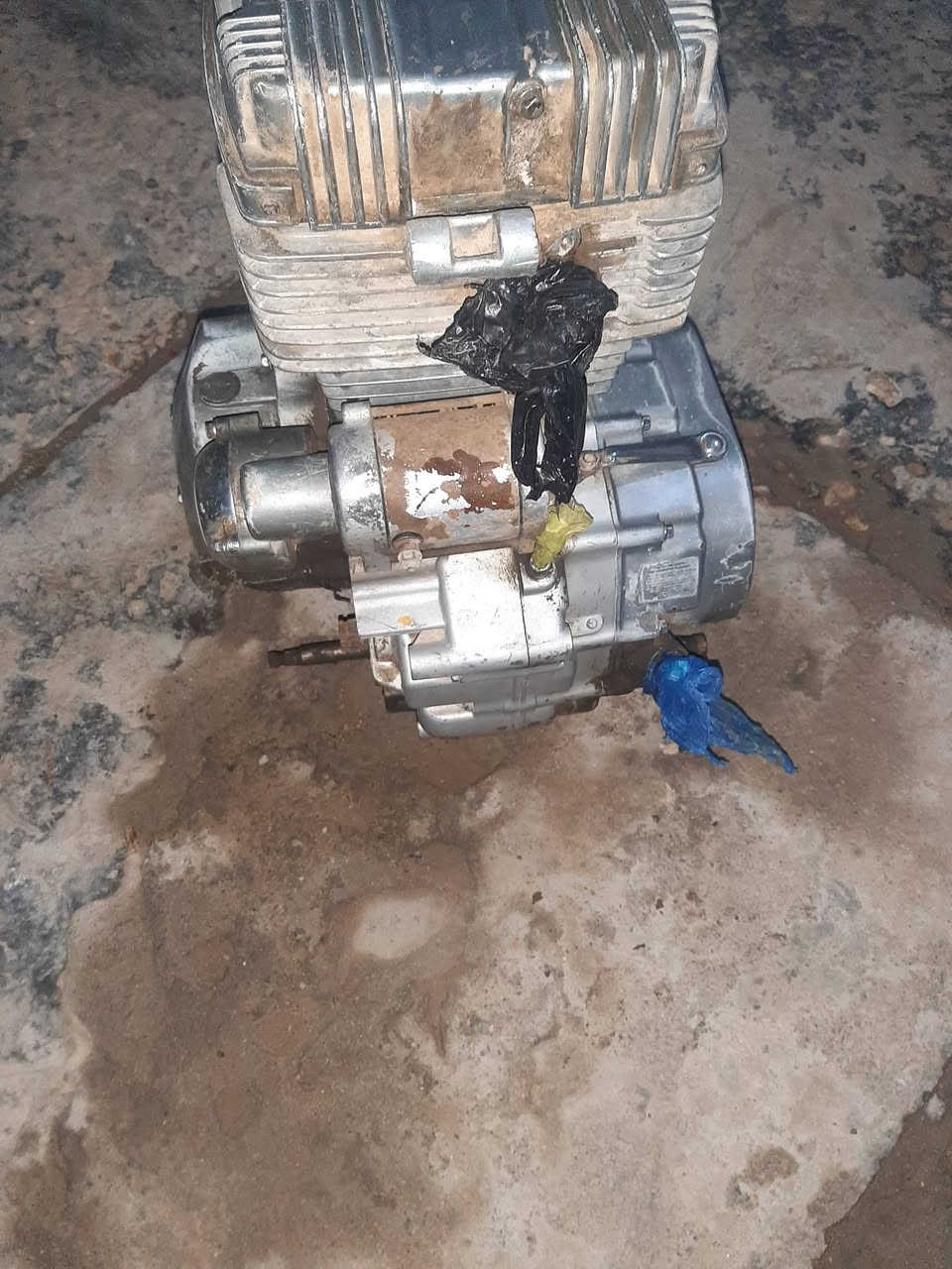 مكينة مال تايموتة للبيع كوم حديد كاظة سعرها  60 وبيها مجال للطيبين مكاني شطرة شراي تعال خاص او اتصل ***********
