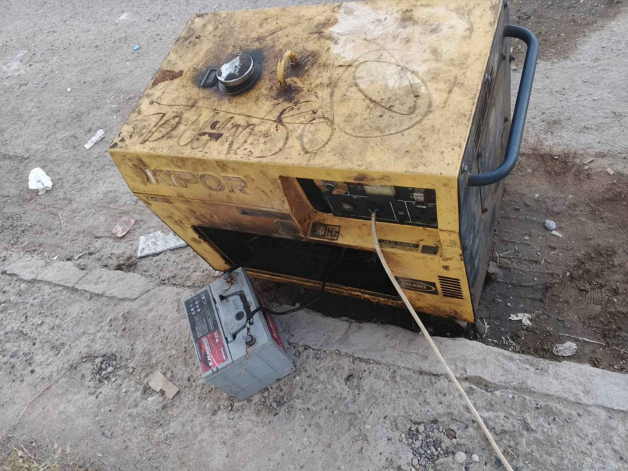 للبيع مولد كامه كاز  25امبير سعره 450 شرط الشغل ***********
