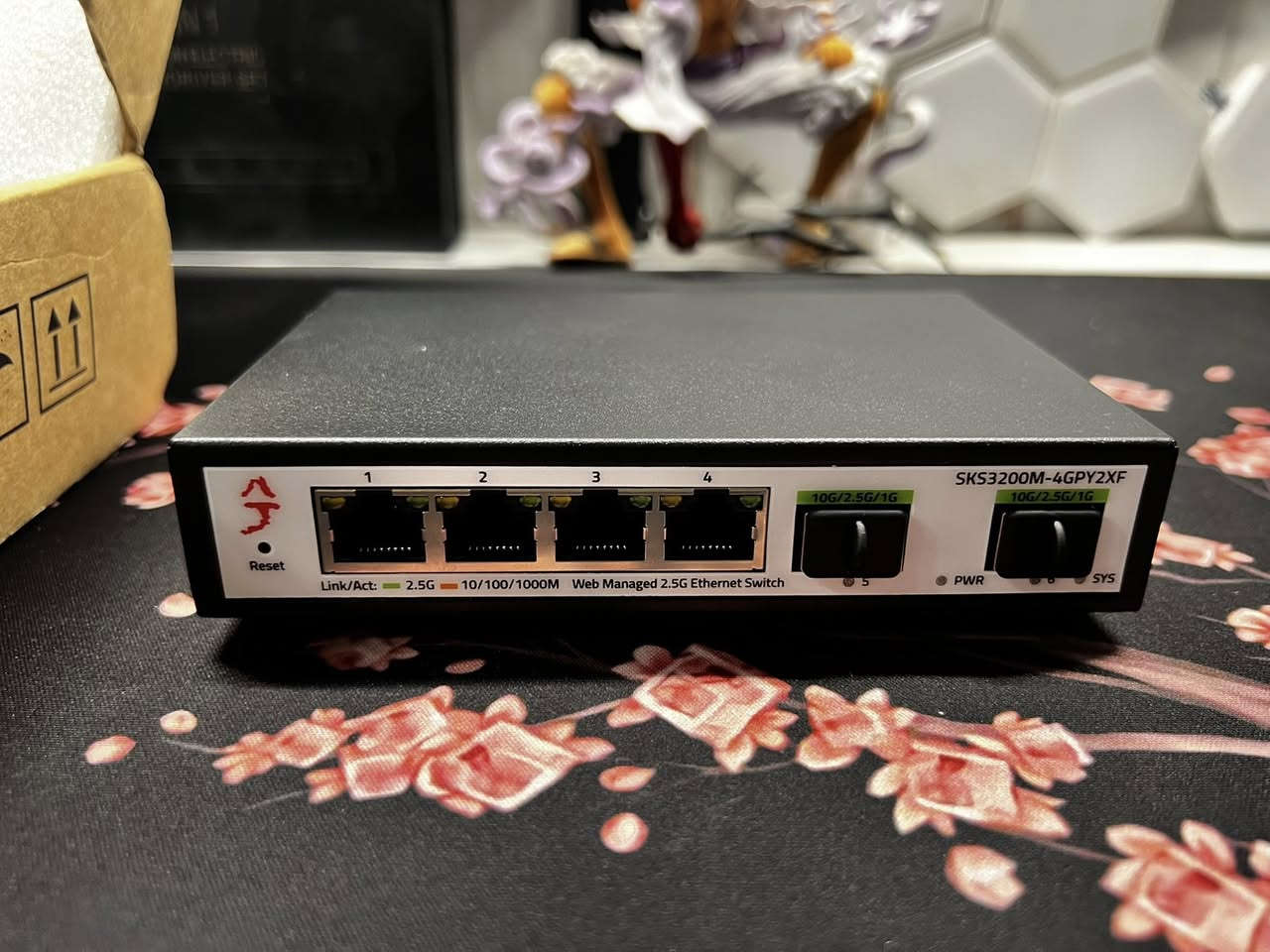 مفتاح إيثرنت مُدار عبر الويب بأربعة منافذ بسرعة 2.5 جيجابت، مزود بمنفذي SFP+ بسرعة 10 جيجابت، مفتاح شبكة بسرعة 2.5 جيجابت، موزع عالي السرعة، موزع، هيكل معدني، يُثبت على سطح المكتب أو الحائط


**إذا كنت صاحب هذا الإعلان وتريد حذفه لأي سبب، رجاءا أرسل رسالة إلى الدعم الفني**