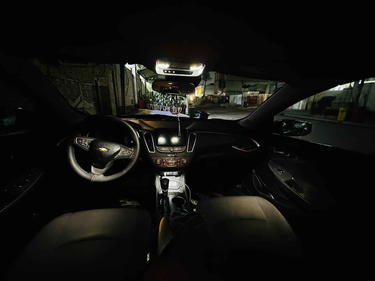 السلام عليكم 
ماليبو ٢٠٢٤ 

محرك ١٥٠٠ تيربو

بصمة تشغيل وابواب وصندوق

تشغيل عن بعد

كاميرا خلفية دوارة

رادار امامي

رادار مري

رادار خلفي وحساسات

auto stop نظام

شاشة كبيرة (ايباد)
الوصف
نظام كار بلي

ويل ١٧

ماشية 28 الف وقابل للزيادة

ايرباك دركة وبردة

الضرر كما موضح بالصور

ربع بالبنيد صبغ
جاملغ السايق بارد 

وبارد باب عكس السايق ( ببغداد حادث الباب )
السعر ١٣٥ ورقة وبيها مجال 

للاتصال
*********** بغداد, العراق
