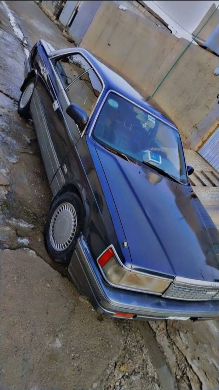 مازده 929 موديل 1988محرك 6 كير توماتيك صبغ عام جماليه باقي بس استلام الوحات  الكير يأخر ومحرك جديد قبل 10ايام شادو غرفه بلادي دبلات جديد 4،  باتري جيد تواير نص عمر تحويل مباشر ..السعر ((35)) وبي مجال الشراي يتصل مكاني موصل الايسر 
*********** بي واتساب
