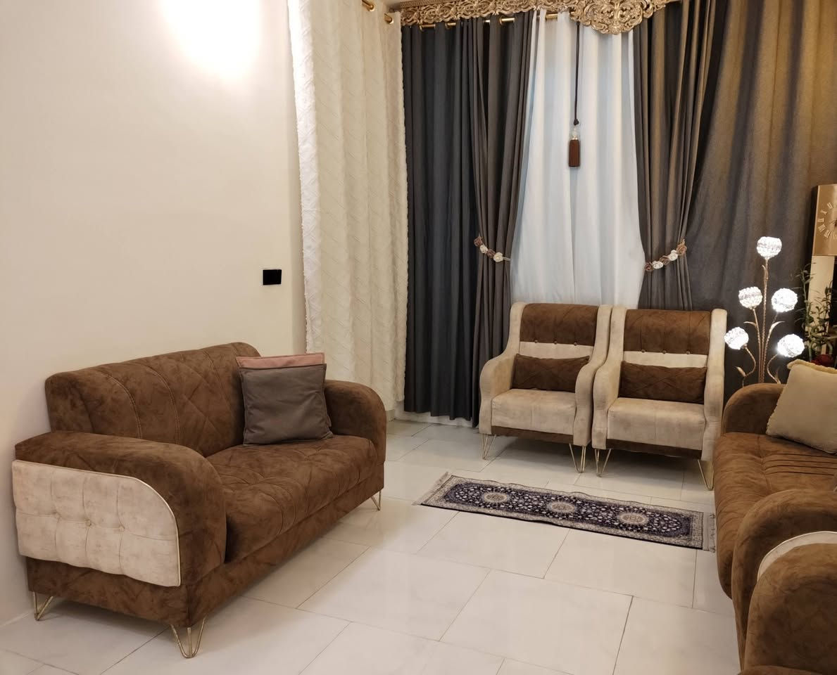 تخم تركي مودرن ١٠ مقاعد تصميم حديث قوي تكمة ثكيل خشب بلوك أرجل حديد اسفنج طبي بلوستر ظغط سوفت قماش تركي نوع خاولي استخدام قليل اخو الجديد نظافتة ١٠٠ ٪ نظيف جدا مبي اي ضرر... ٥٥٠ وبي مجال بسيط للشراي


**إذا كنت صاحب هذا الإعلان وتريد حذفه لأي سبب، رجاءا أرسل رسالة إلى الدعم الفني**