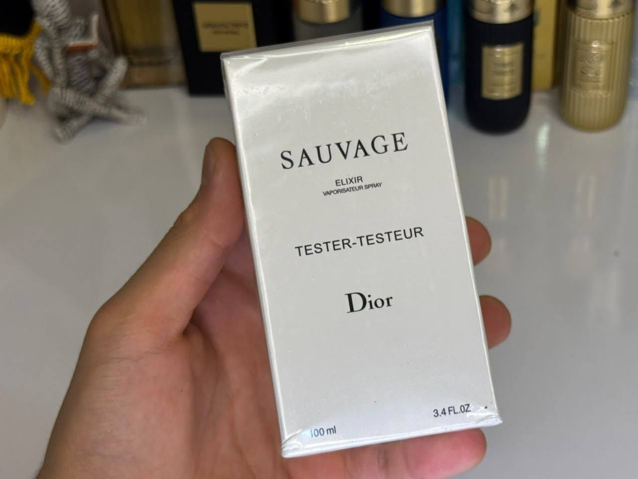 تيستر سوفاج إكسير (Sauvage Elixir Tester)
نفس العطر الأصلي بتركيزه الفاخر وثباته الأسطوري، يأتي بكرتون التيستر الأبيض وبسعر أنسب. توليفة مكثفة من التوابل الدافئة، اللافندر، وعمق خشب الصندل.
(الرائحة والثبات 100% نفس العلبة التجارية). ✨🔥


**إذا كنت صاحب هذا الإعلان وتريد حذفه لأي سبب، رجاءا أرسل رسالة إلى الدعم الفني**