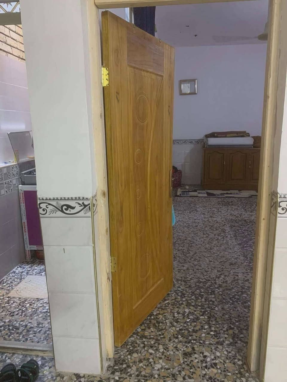 سلام عليكم توفر عندي بيت 🏠زراعي مساحه البيت 125متر طابقين ---جبها5.---- نزال 25 --بناء🏠 حديث منطقه كامله خدمات مجاري تبريد مي كهرباء طابق أول كامل طابق ثاني🏠 يحتاج شغل  ملحضات بسيطه موقع البيت البلديات الضباط الثانيه خلف الصحفيين منطقه حي الامير اقرب نقطة🗺️ داله مدرسه زين القوس و مدرسه ابن خلدون الاستفسار اكثر☎️واتساب ماسنجر .. ***********-- حسن للعقار
