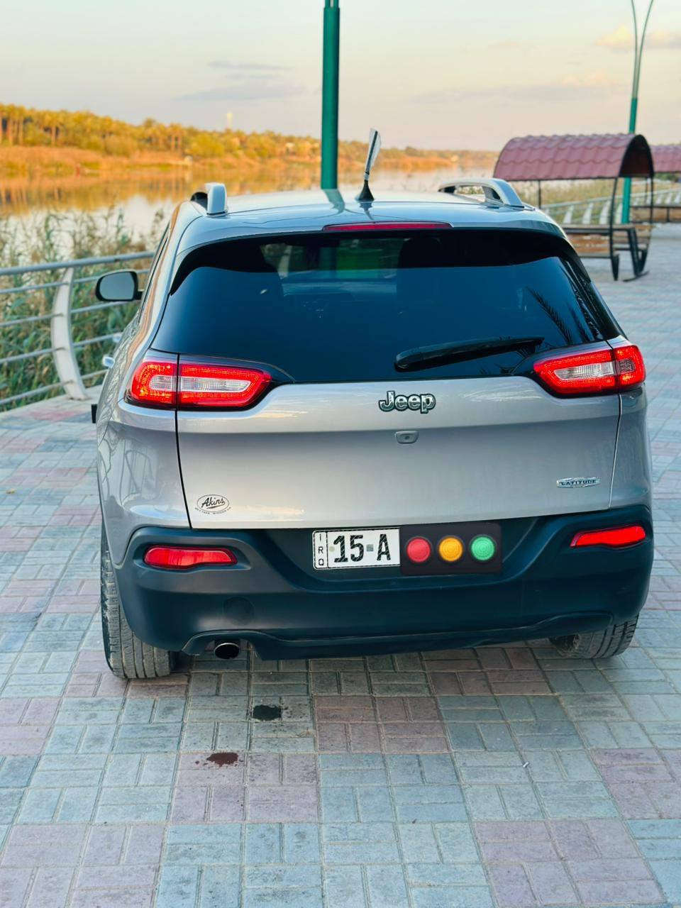 السلام عليكم
للبيع جيب شيروكي بزون وارد أمريكي 

الموديل : 2018 رقم الأنبار مشروع وطني تحويل مباشر سنويه لل ٣٠ 

الــمــواصــفـــات :-

1 - محرك 4 سلندر 2400 تنفس طبيعي

2 - كشنات جلد اسود+ كهرباء 

3 - شاشة وسط للتحكم في ايعازات السيارة + كامره بلاديه 

4 - تبريد قطعتين امامي خلفي

5- لايت زنون + كشاف  

7 - تبريد ثلج 

8 - منافذ USB امامي خلفي

10 - تحكم ستيرن جهتين

12 - نضام ABS مانع انزلاق

13- سايد بريك بصمة  

17- حساس خلفي

18-أوتو بريك

19- نضام قياده

21- بصمه تشغيل + بصمة ابواب 

22-ويل كب +تخم تاير 

23-كتلوك شركه 

24ماشيه 100

 السعر 114 وبيها مجال 

للتواصل ***********

مكان السياره الأنبار قضاء هيت 

سونار مرفق مع صور وصور حادث من امريكا  قطعتين ضررها  بدون ايرباك والباقي كلير مصبوغه توحيد لون بدون دواخل
