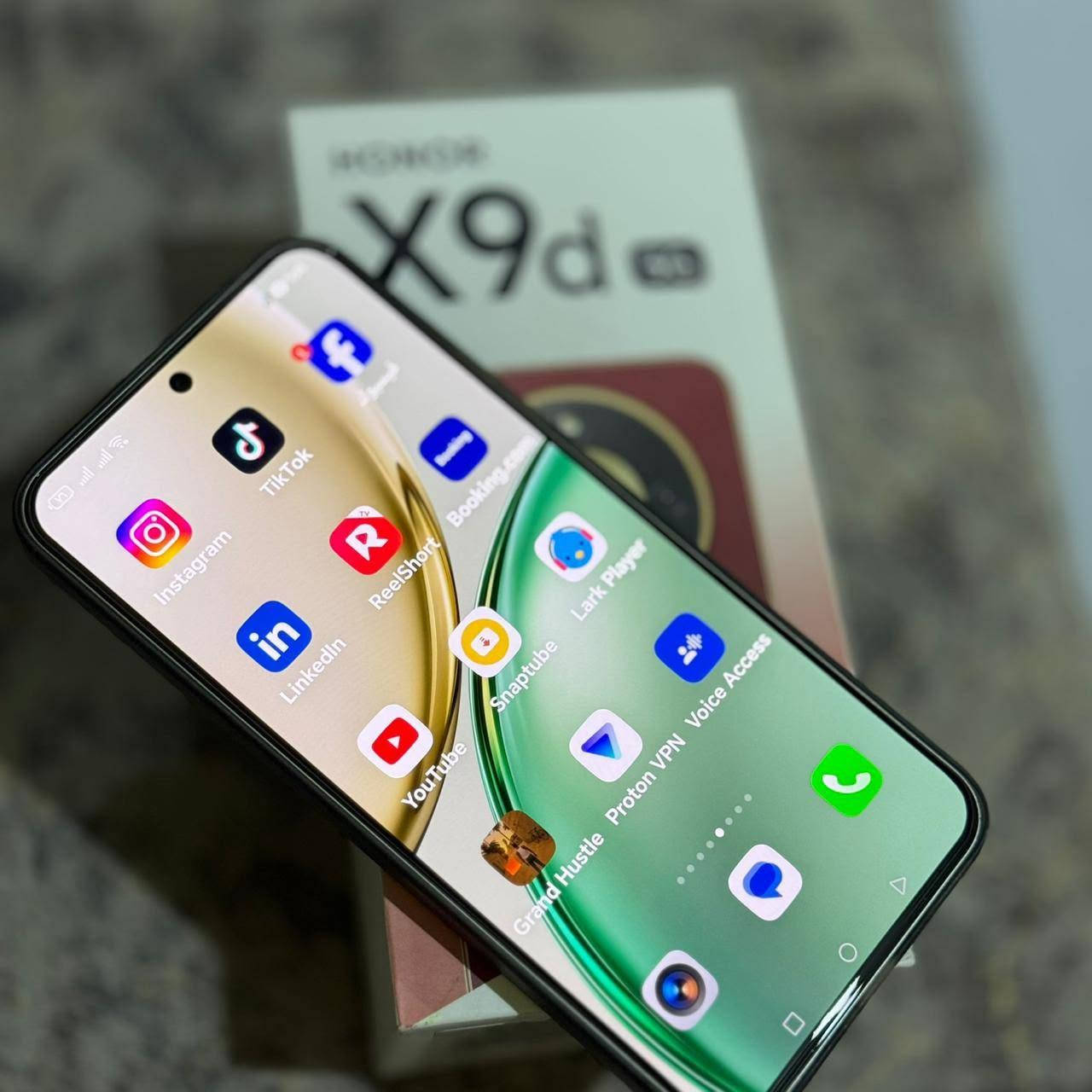 جهاز نضافه فول هونر x9d مع كامل ملحقات شاحنه وباكيت ما مفتوح ذاكره 256 سعر 450 قفل   ***********
