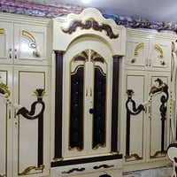 غرفة نوم • نجارة ضخمة