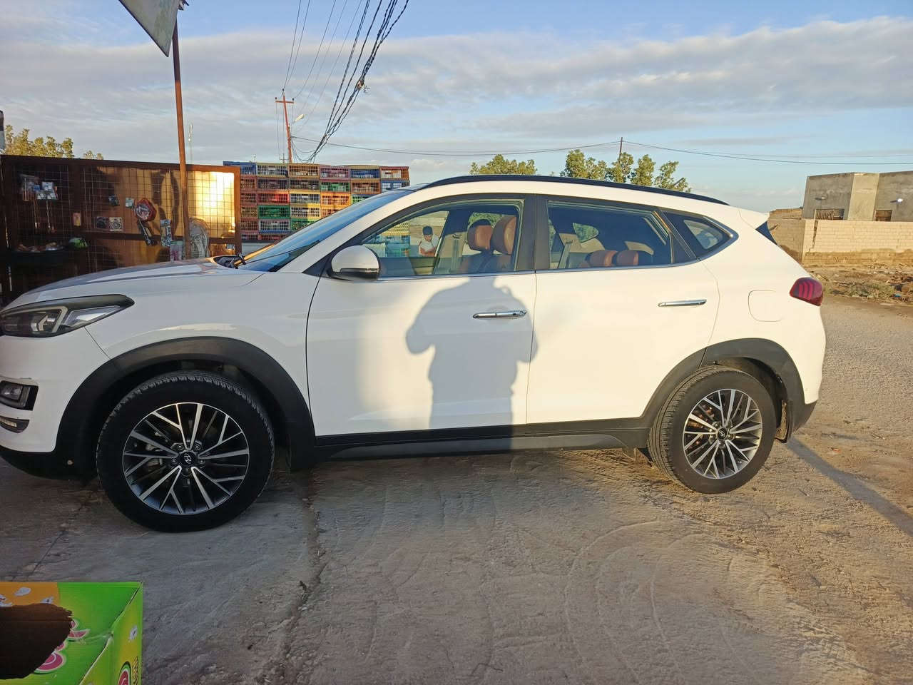 السلام عليكم
توسان 2020 فول مواصفات 1/1 

بصمه 

بانوراما 

صاج 

السياره فول مواصفات معروفه مواصفات الفول 

السياره مكفوله كفاله عامه جديده كلش من الزيرو لحد الان ع ايد وحده 

جاهزه للاخير تخم تاير جديد 

للاستفسار ***********
