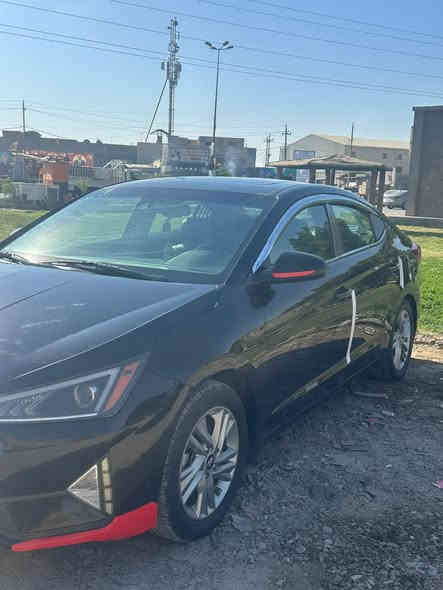 سلام عليكم 
النترا 2020وارد امريكي
سيارة حادثها صندق فقط 
عليها ادامة من خدمات حسام 
مكان سيارة الزعفرانية اربع شوارع
***********
