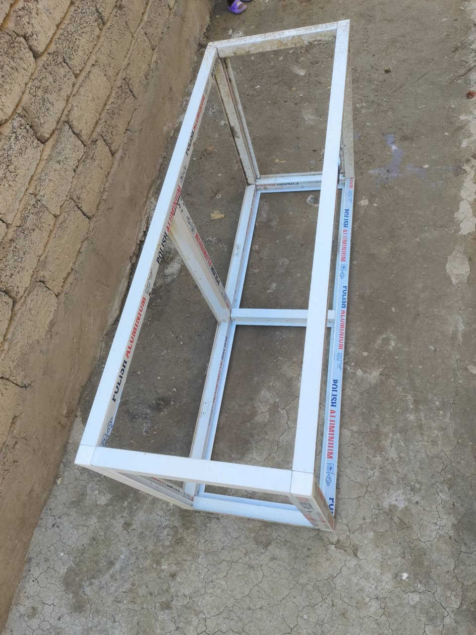 سلام عليكم مكلف بل نشر جام خانه جديده قطعتين القطعه الأولى طولها متره ونص ولعرض نص متره ولقطعه الثانيه طولها 185وعرضها 75 اتصال ***********
