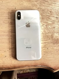 آيفون اكس ذاكره 64 بطاريه73 الجهاز نظيف ولا شخط متروك جان الجهاز بس بي...