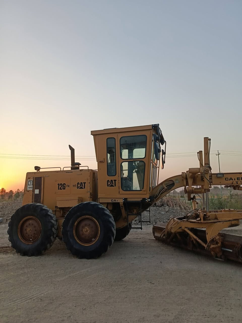 سلام عليكم كريدر للبيع موديل 82 ام الشاشة رقم بغداد انكليزي بلادية محرك بم طويل خير من الله جاهزة للعمل
 العنوان بغداد
رقم الهاتف: ***********
كورك:***********
