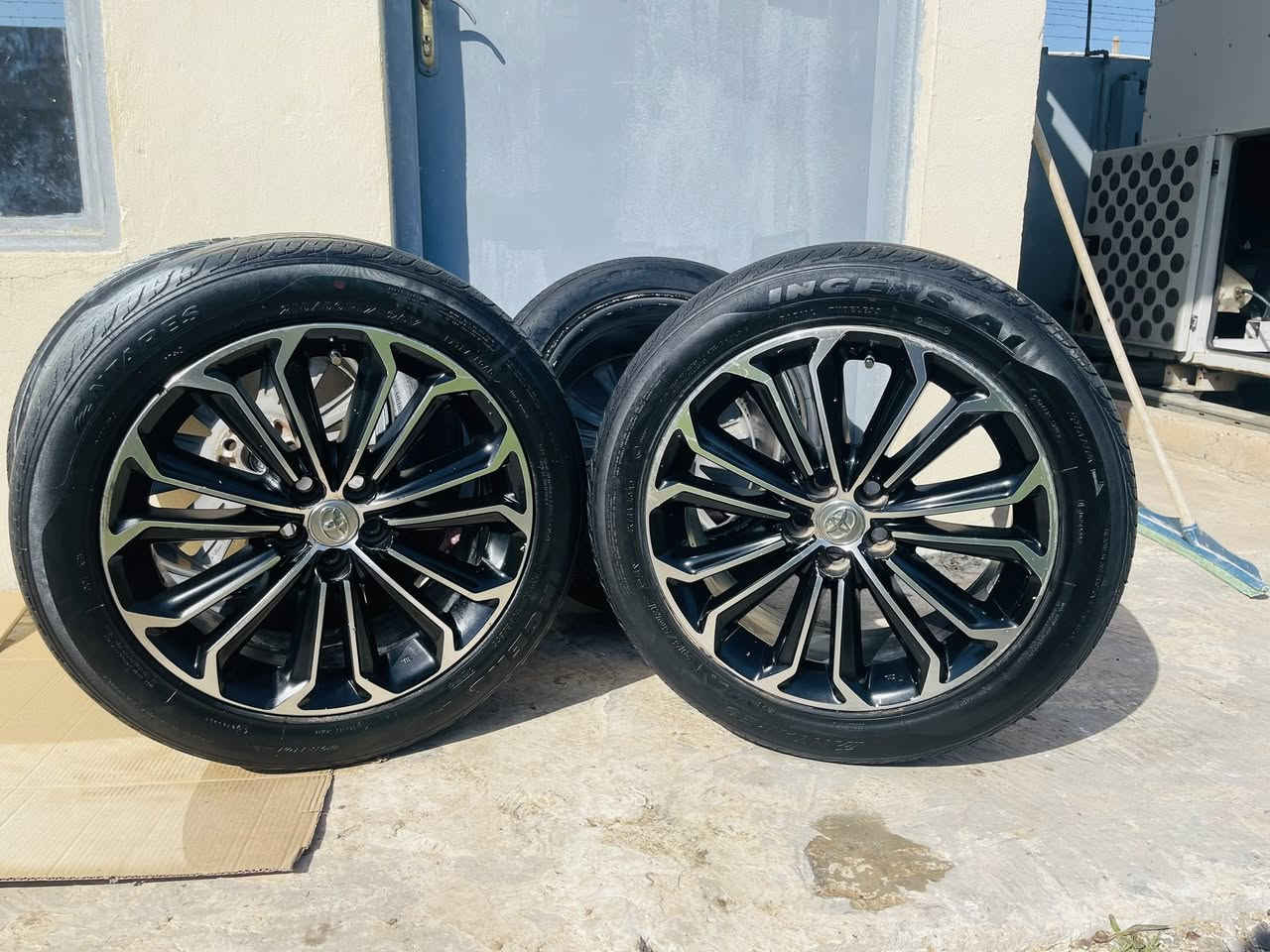 السلام عليكم تخم ويل تاير حجم 17 مال كورله موديل 2016 ابلادي  للبيع متواجد على الخاص رقم الهاتف ***********.   Osamå Hafed.
