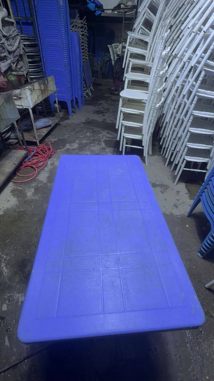 السلام عليكم
ميز بلاستك مستخدم 
السعر الزوج 25 الف 
رقم الهاتف ***********
