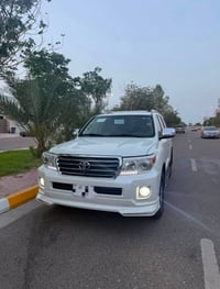 لاندكروزر بريم • ٢٠١٣ • ماشيه ١٤١٠٠٠