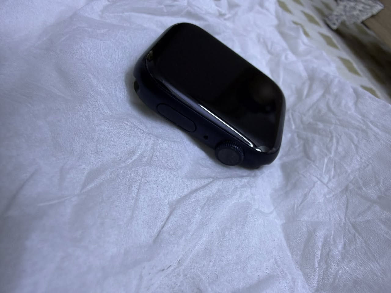 Apple Watch series 7 nike edition 45mm
السلام عليكم 
ابل واتش جيل ٧ اصدار نايك 
حجم الساعة 45 mm
بطارية الساعة 85%
نظافة الساعة 100% والله حتى اظلمها اذا اكول بيها شخطة الساعة سيرها الاصلي ما ملبوس وشحانتها الاصلية ما مفتوحة ويمك الحساب بعد الساعة موضحة بالصور مصور كلشي بالتفصيل ودقيق علمود توضح الك بشكل كامل ودليل كلامي
سعر الساعة 275 بيها مجال بسيط 
مكاني بغداد السيدية
*********** تواصل واتساب فقط
