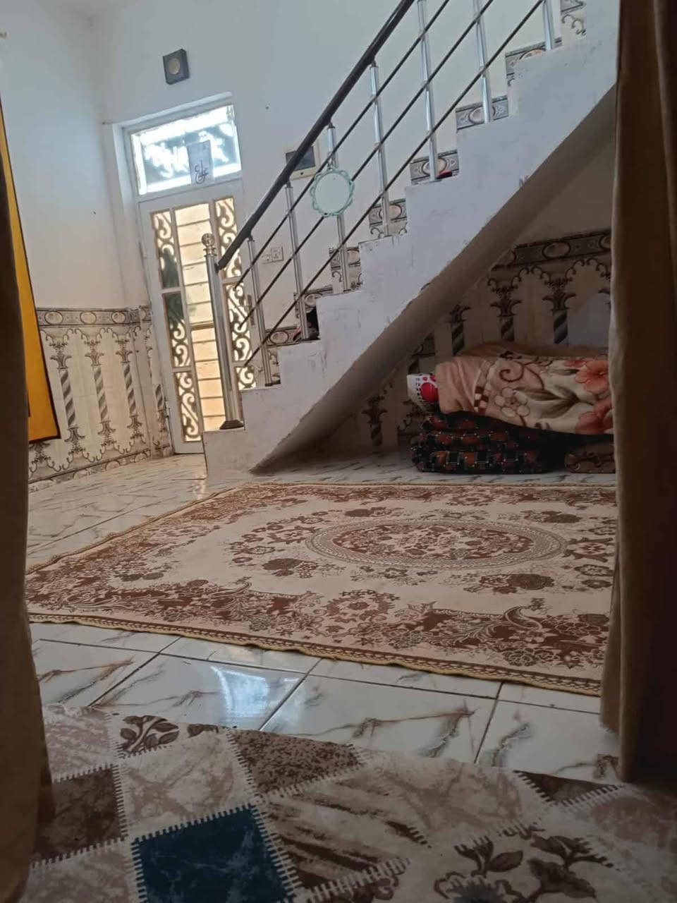 50 م طابقين ركن على ساحه سعر التليفون ***********
