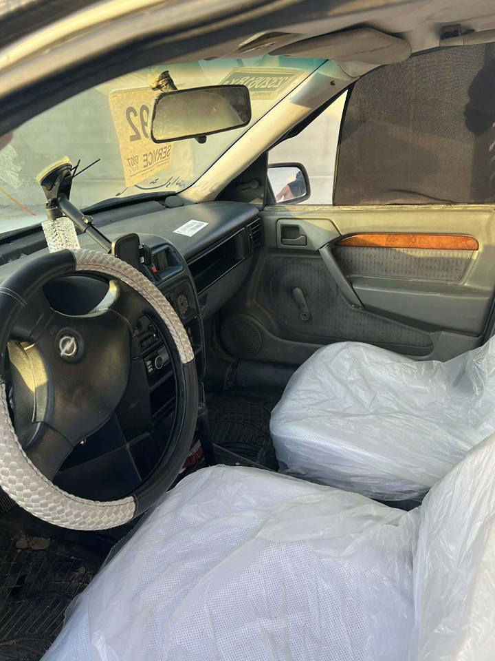 سلام عليكم 
اوبل فكتراً موديل  1991 سيارا كلش نضيفه رقم شميالي اربيل 
/كير و محرك بشرط / سيارا بيها قطعيت صبغ وضعها عل بيلادي /عليها غرامه/95الف ينزل من سعر/مكان سيارا /دهوك قصاء بةردرةش/سعر سياره ع هاي النضافه ٤٦ورقه وبيها مجال رةقم صاحب السيارا *********** موصل, نينوى
