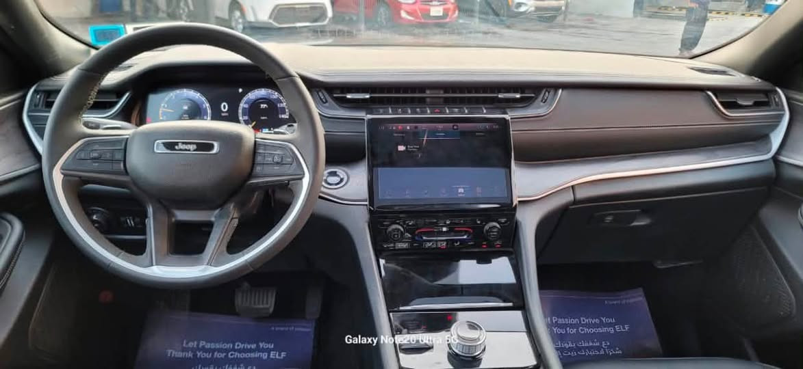 للبيع جيب كراند شيروكي موديل 2024 لمتد فول مواصفات 6 سلندر
ماشية 12 الف ميل 
وارد امريكي حادث باب وجاملغ خلفي من جهة عكس السائق تصليح بالامارات 
المواصفات فول للاخير رادارات امامي خلفي ،بانوراما ، تحديد مسار ، كشنات كهرباء ، كشنات وستيرن تدفئه ، وبعد هواي مواصفات اللمتد 
رقم بغداد شهداء باقي 12 شهر وتصير حره كلشي مضمون وكالة عامة ومكاتبه 
السعر 275 $ وبيها مجال قليل 
رقم الهاتف : ***********
