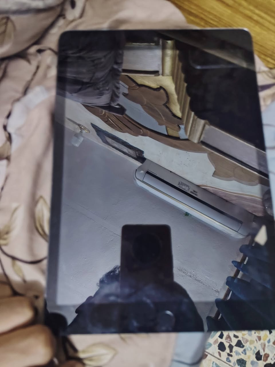 ايباد 7 البيع  عاطل كدامك خلي عشحن ويطفاء  سعر 55
***********
