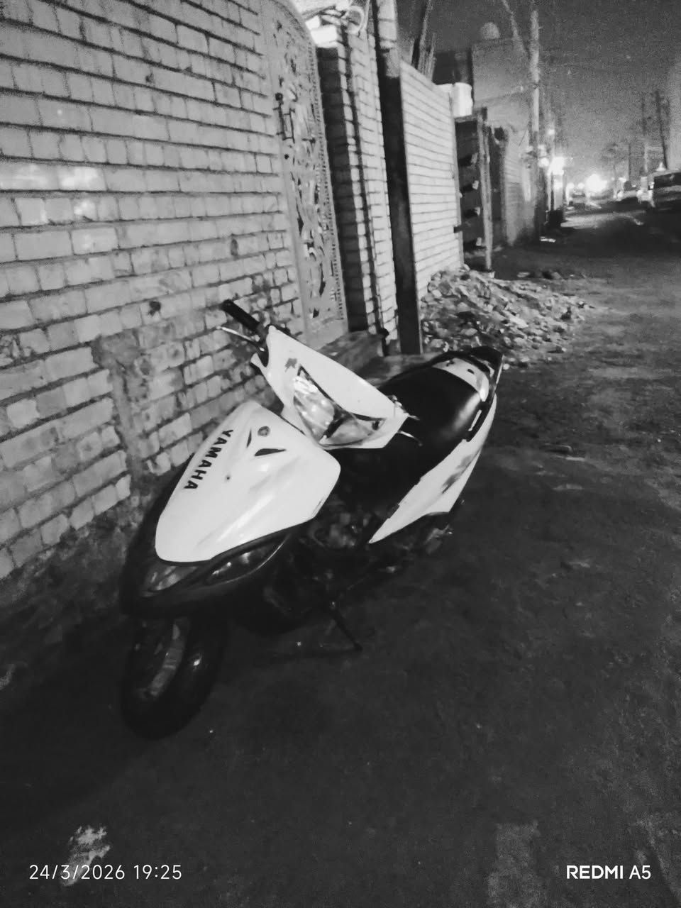 السلام عليكم
دراجه فراشه ثعلب ١٤٠
شغاله نقصهه كعكه صلنصه و بوربرنات اماميه 
فقط دراجه خير من الله كفرات اصليه 
و سلف شغال جيب باتري وفحص نكره نص هندر.
السعر ١٧٥ وبيهه مجال  
مكاني بغداد العبيدي. 
خاص او رقمي واتساب ***********
واني خادم
