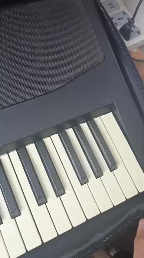 كورج ٦٠٠ برنامج فول مفتوح لتنظيف فقط ويا جنطه مكاني ديالى *********** السعر ٧٥٠ الف قفل
