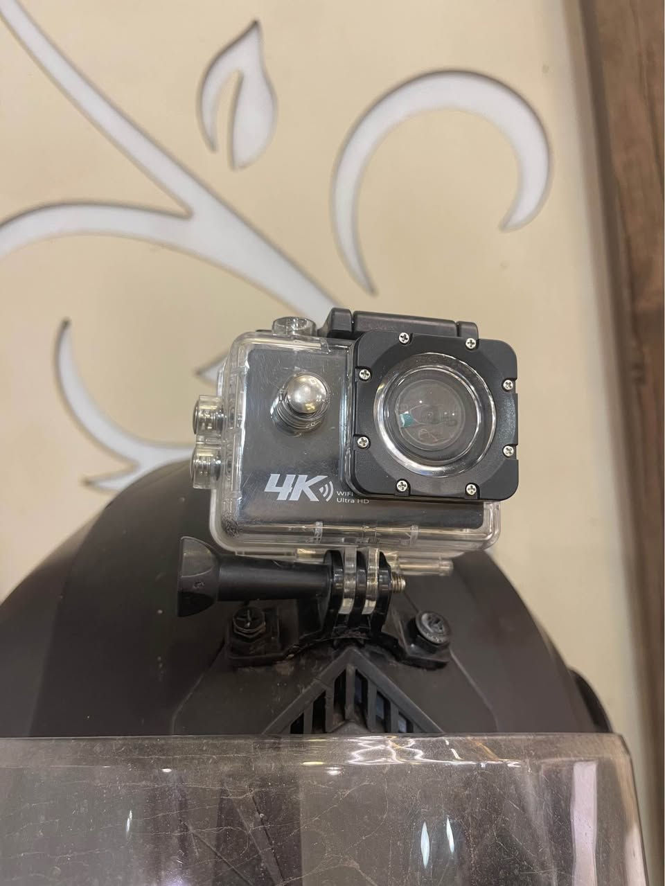 خوذة اصليه كامرة 4K + بلوتوث جديدة لابسها مرتين 

السعر 75 
مكاني حي عدن 
*********** كركوك, العراق
