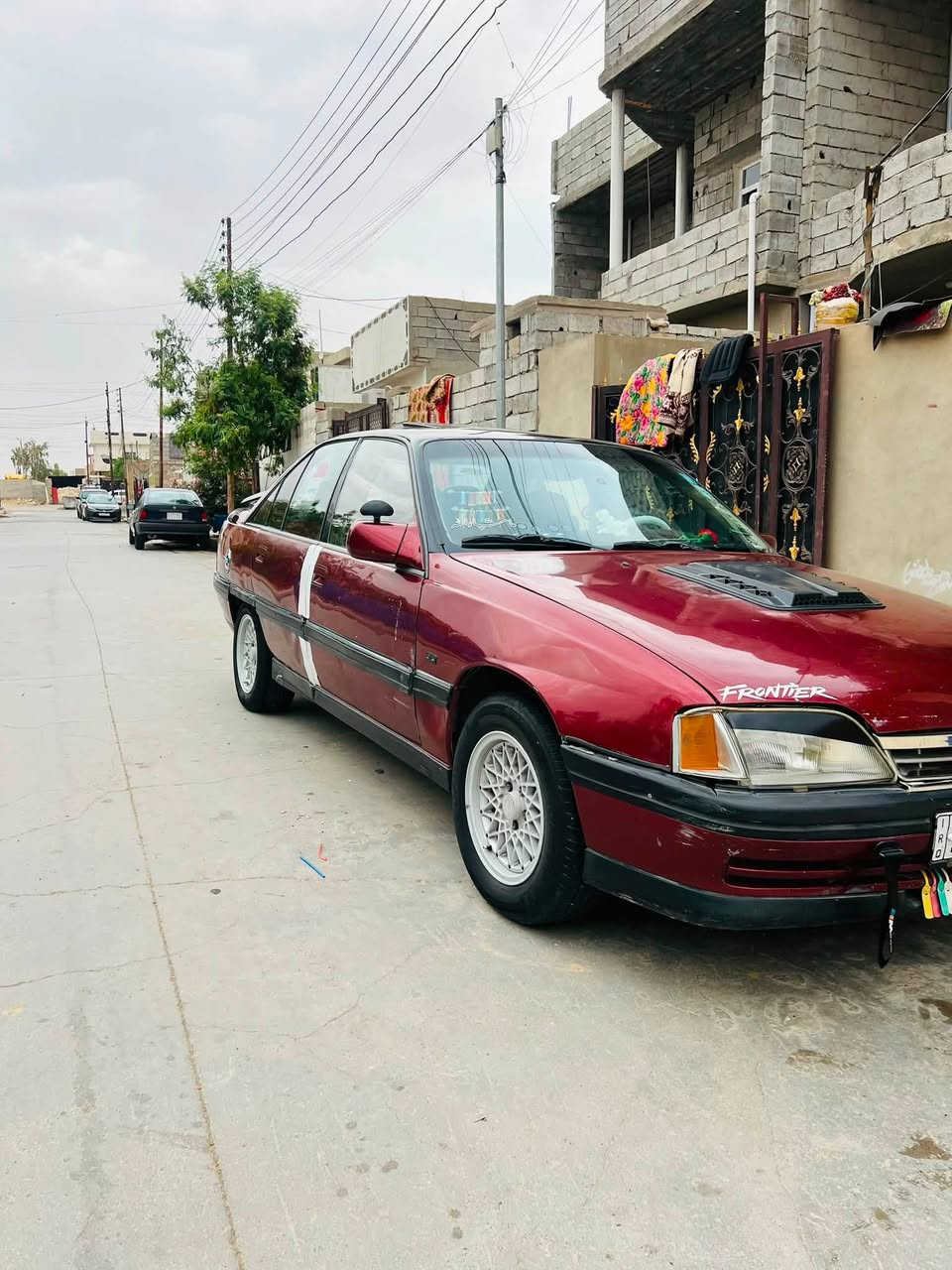 اوبل اوميكا موديل 93 محرك 20 صبغ للجماليه فول نضافه  تايرات جديد راديتر جديد محرك نضيف رقم كركوك دولي سياره باسمي اترايك للبصره سعر 40مجال اوبيها مجال 
للاستفسار ***********
