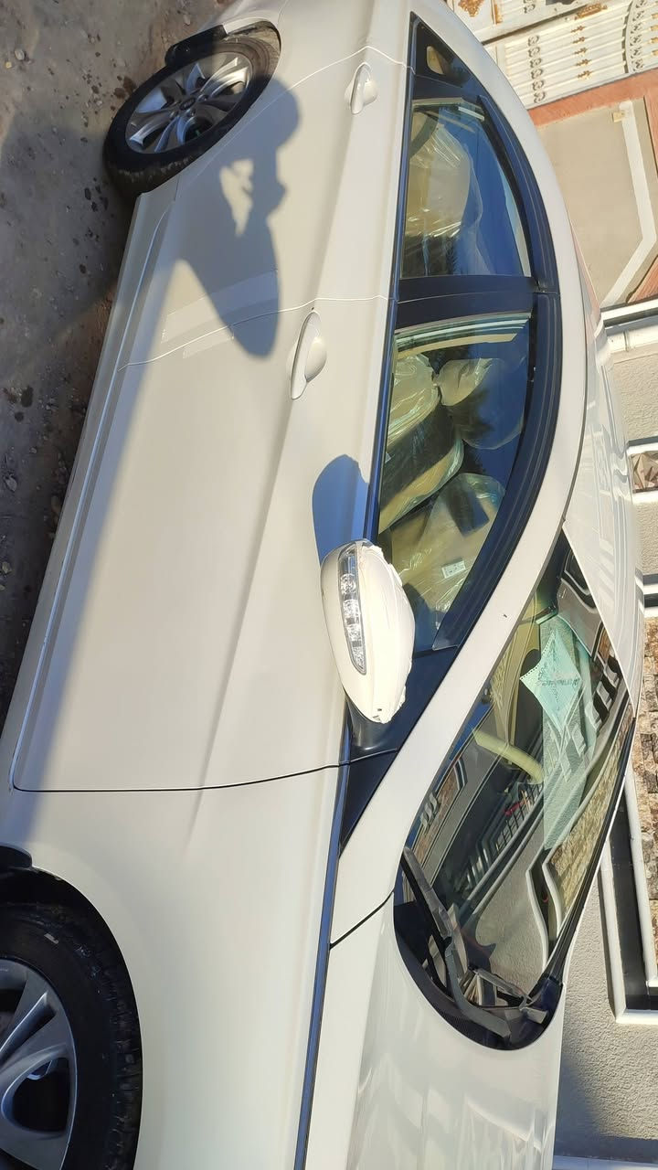 سلام عليكم سوناته  للبيع         خليجي مكينه 2400دوش  موديل 11 رقم بغداد مكاني بابل    السعر 115$ وبيه مجال           السياره بيه قطعتين رقم الهاتف ***********
