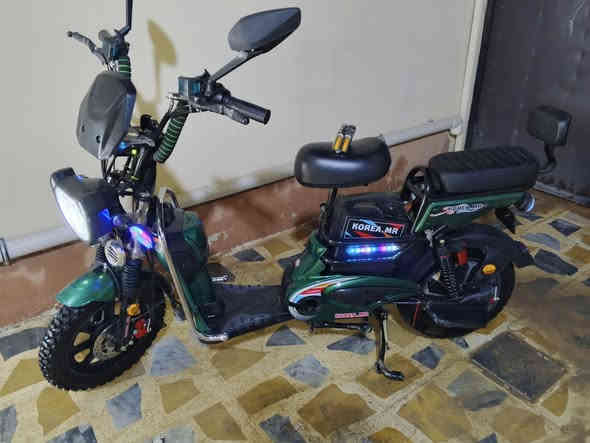 ***********,=***********د: لايت عالي ناصي
نشرات

أشاير

لايت خلفي

بلاتوث مسجل

بطاريات 5

صندوق

شي كدام العين والله ماطور جناي

السعر ٣٥٠ وبيه مجال قليل
