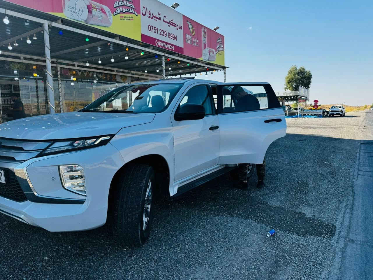 السلام عليكم باجيرو سبورت 20 ماشيه 100 السيارة كلش جديده مكينه 6/3000 كير 8 نمر وشفتات ستيرن هند بريك بصمه اوتو هولد كشنات جلد 7 راكب لايت متحرك العنون بلد ***********
