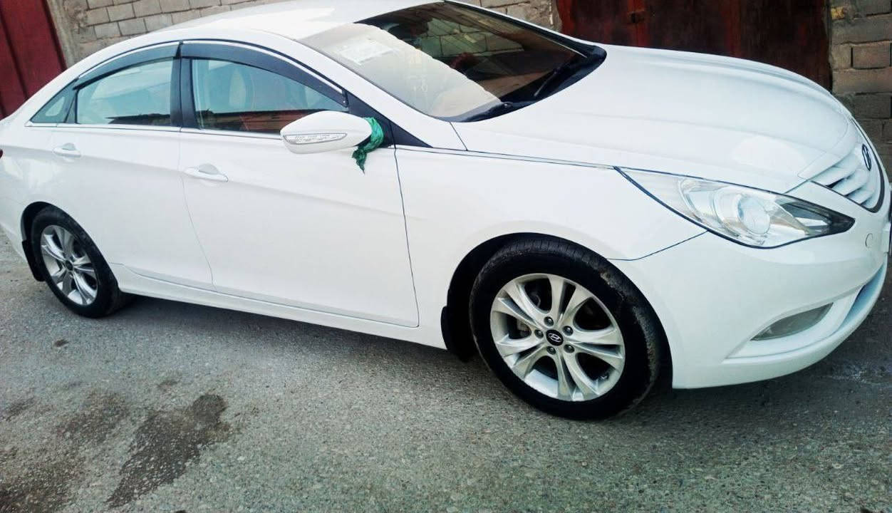 سلام عليكم ....تحياتي للجميع
هيونداي سوناتا..خليجي 2011 
                                             Hyundai..Sonata2011
 موديل.2011 خليجي 
لون ابيض صدفي
.محرك 2400
تحكم ستيرن جهتين
نظام ECO
حساس خلفي  
كير أتو +سپورت عادي
اشاير مري جانبي
مري جانبي شفط
سياره خليجي بيه باب سائق مبدل+ قطعه صغيره بارد ..كير محرك شرط الفحص ..تايرات صدر كل جديد ، السيارة امتلكها منذ سنة 2019 . سيارة خاصة للبيت فقط.
رقم  بصرة سنويه لغايه 2027 شرط وكاله تحويل غرامات
سعر  120
مكان سياره/بصره  ، القرنه ، بني منصور/استفسار اكثر اتصال على الرقم ***********
