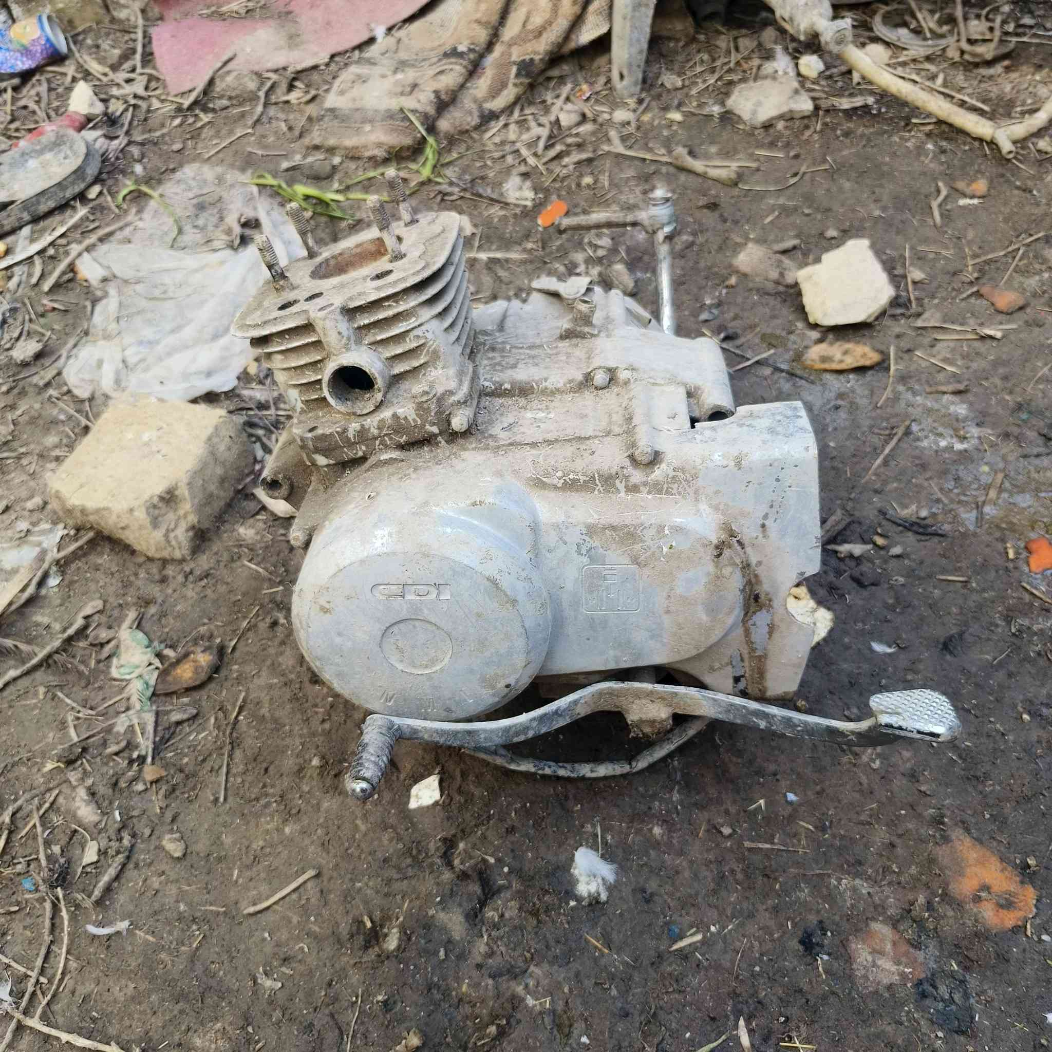 غراض للبيع الاسعار مناسبه جوه السوك
تانكي نامه بـ10
كشن بـ6
ماشه بـ4
كابريته بـ5
استانه صفح نامه ب 2
ماشه بـ4
دبل بـ3
والمكينه بـ30 كوم حديد
لايتات ستوته بـ3
*********** واتساب
