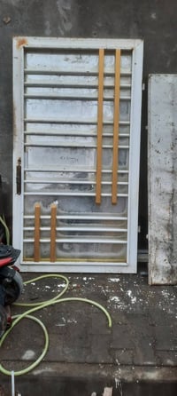 للبيع ٠٧٨٣١٠٧٠٠٥٥