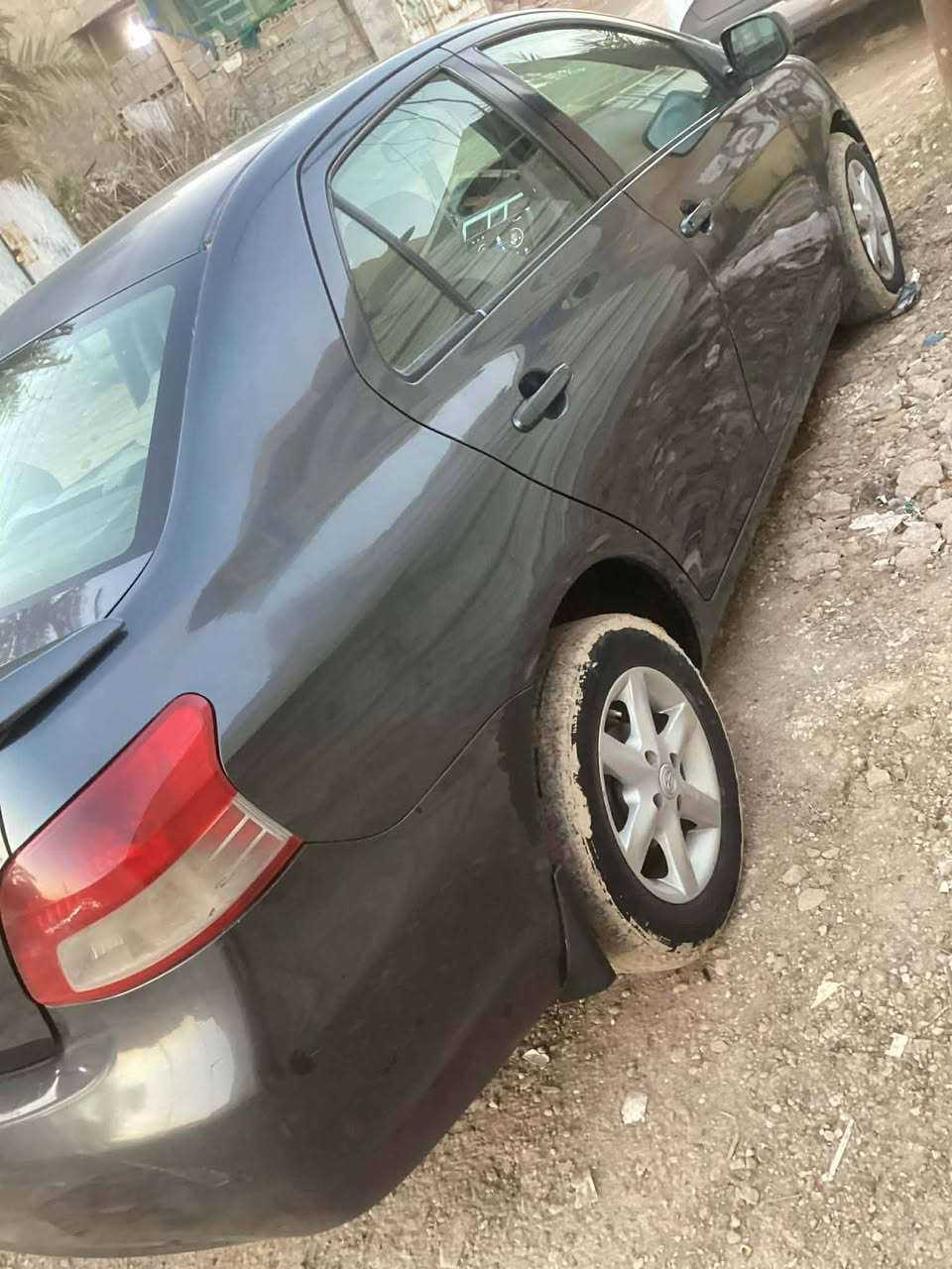 يارس موديل 2007 للبيع  التفاصيل مكينه كير شرط تاير زوح امامي لايت ابيض ثلجي حداديه جيد باتري جديد في بم جديد بانزين فقط محسن اديرلها لون اسود غير محدد دوشمه جديده كامره شاشه داخل نضيف حيل ضربتها جاملغ خلفي لغد حوض شاصي كفاله بيها صبغ للجماليه فقط بليته ودواخل وقماره وجنطه مابيهن قطره وللستفسار الاتصال على رقم،***********   مكاني بغداد الكرخ ابو غريب السعر 72 وبيها مجال
